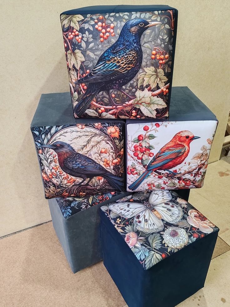 Пример эксклюзивных тканей для рукоделия с принтами в стиле Уильяма Морриса для пэчворка и квилтинга